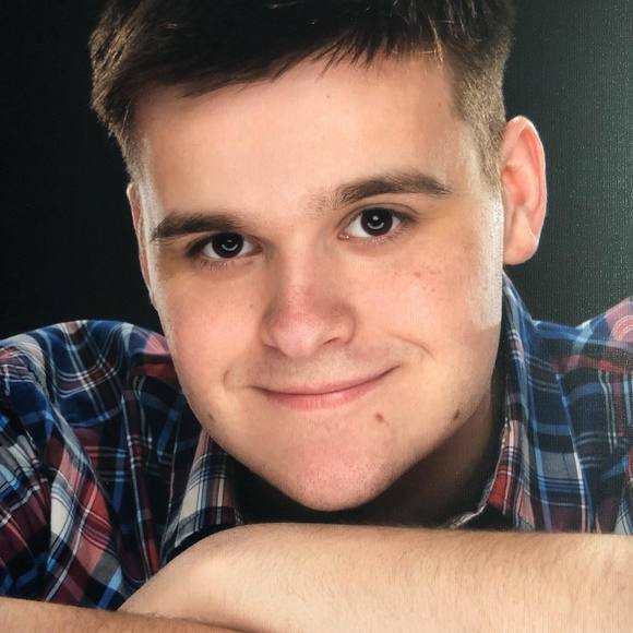 Meet your Posher, Joanne - Picture 1 of 1